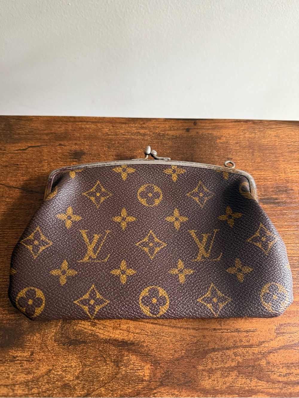 Louis Vuitton Brown Monogram Kiss-Lock Coin Pouch - Picture 3 of 7